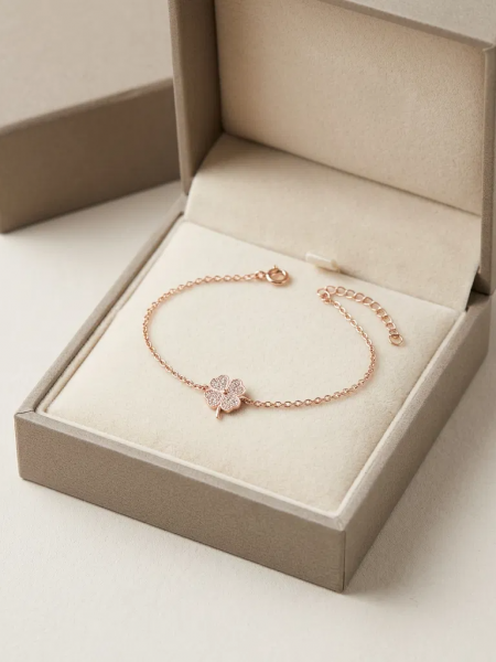 925 Ayar Yonca Figürlü Taş Detaylı Rose Gold Zincir Bileklik